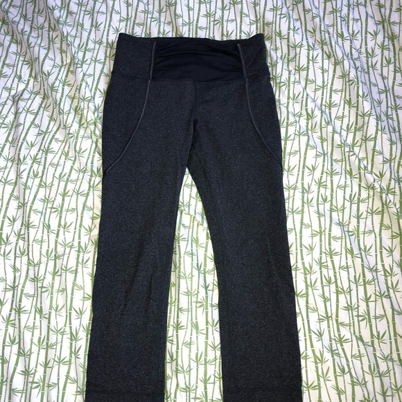 Lululemon gray leggings - Picture 3 of 4